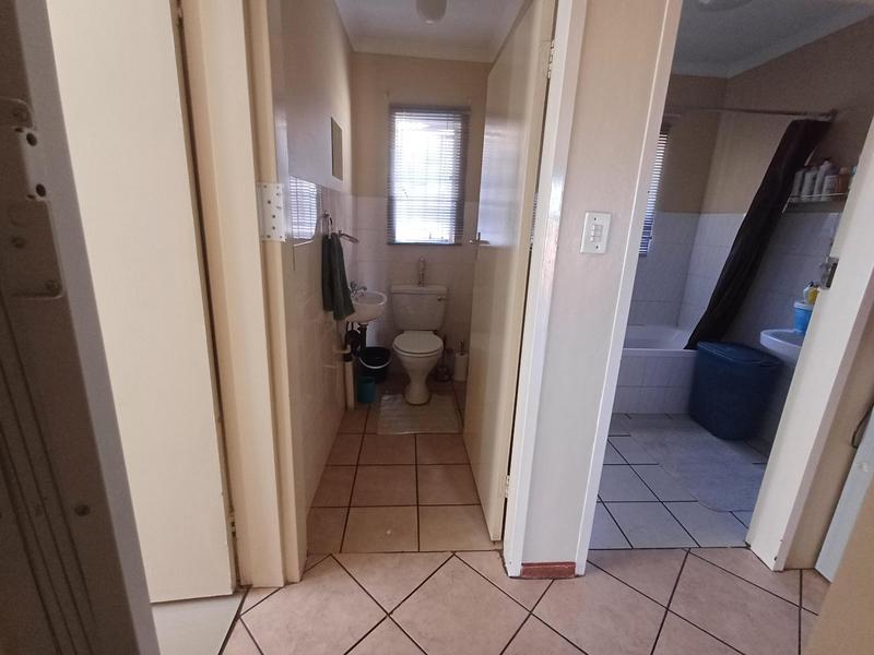To Let 2 Bedroom Property for Rent in Eldoraigne Gauteng