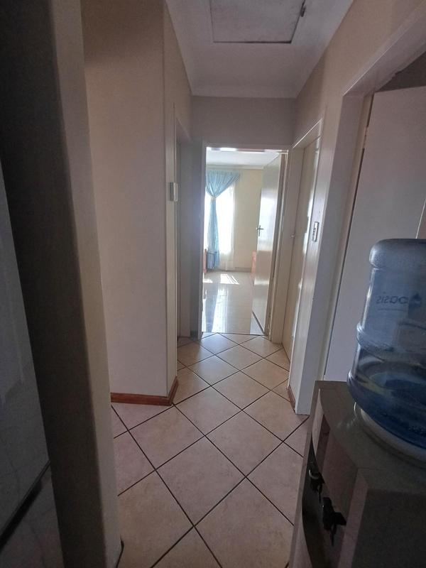 To Let 2 Bedroom Property for Rent in Eldoraigne Gauteng