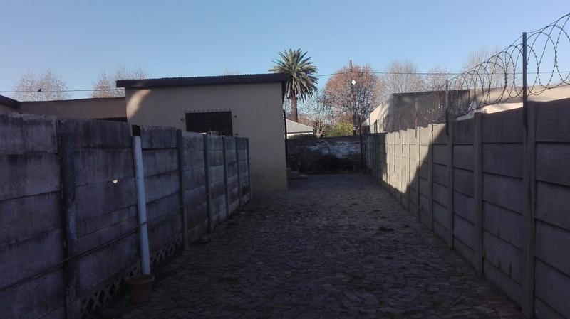 To Let 1 Bedroom Property for Rent in Selection Park Gauteng