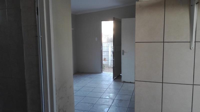 To Let 1 Bedroom Property for Rent in Selection Park Gauteng