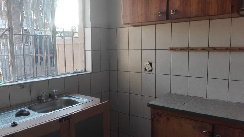 To Let 1 Bedroom Property for Rent in Selection Park Gauteng
