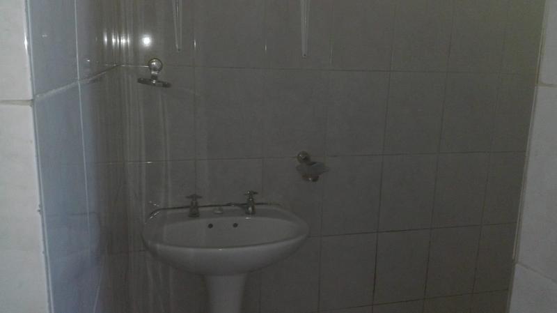 To Let 1 Bedroom Property for Rent in Selection Park Gauteng