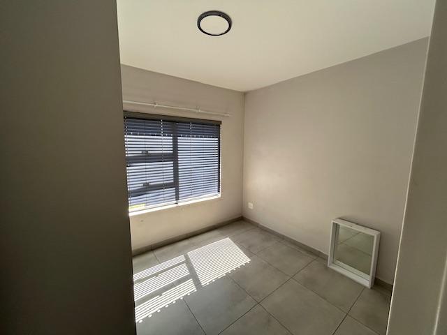 To Let 3 Bedroom Property for Rent in Lombardy Estate Gauteng