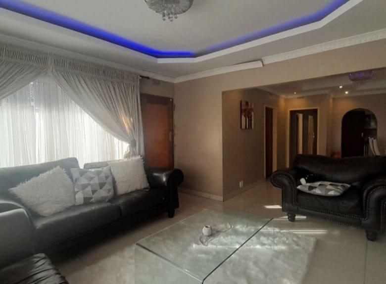 3 Bedroom Property for Sale in Vanderbijlpark SE 6 Gauteng