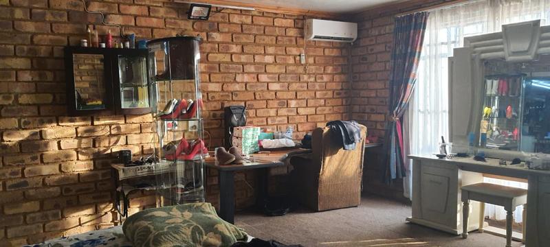 3 Bedroom Property for Sale in Haakdoornboom Gauteng