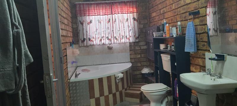 3 Bedroom Property for Sale in Haakdoornboom Gauteng