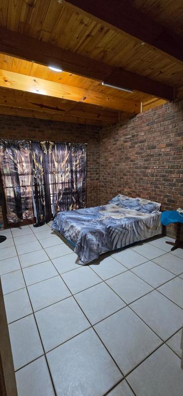 6 Bedroom Property for Sale in Bultfontein A H Gauteng