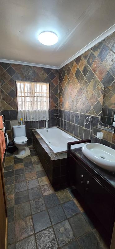6 Bedroom Property for Sale in Bultfontein A H Gauteng
