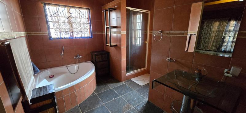 6 Bedroom Property for Sale in Bultfontein A H Gauteng