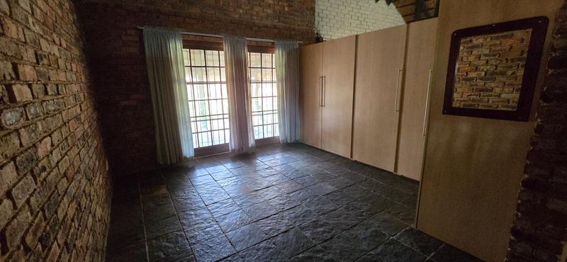 6 Bedroom Property for Sale in Bultfontein A H Gauteng
