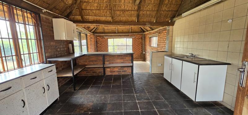 6 Bedroom Property for Sale in Bultfontein A H Gauteng
