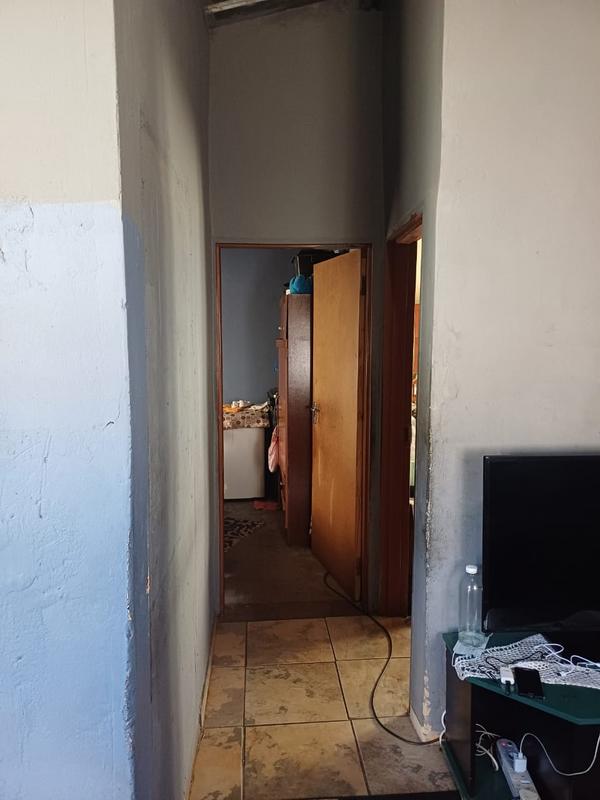 2 Bedroom Property for Sale in Etwatwa Gauteng