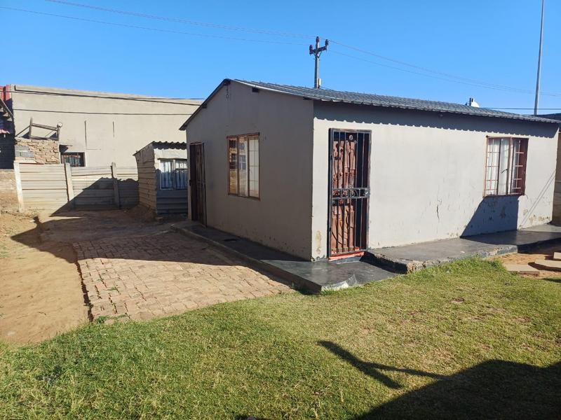 2 Bedroom Property for Sale in Etwatwa Gauteng