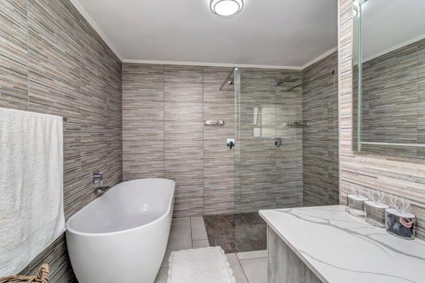 To Let 6 Bedroom Property for Rent in Chartwell Gauteng