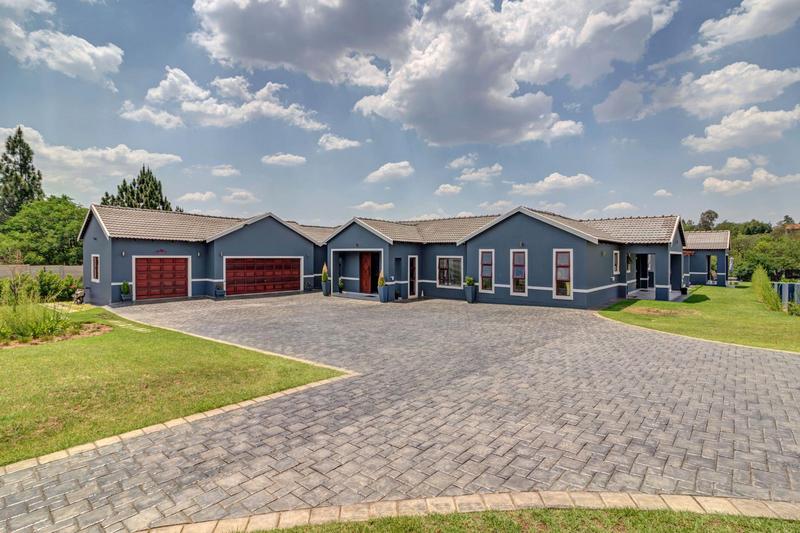 To Let 6 Bedroom Property for Rent in Chartwell Gauteng