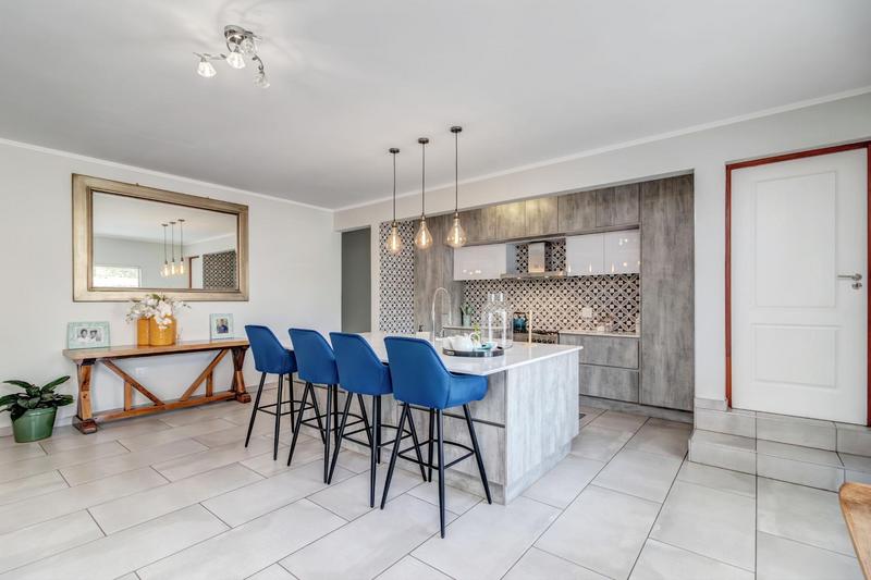 To Let 6 Bedroom Property for Rent in Chartwell Gauteng