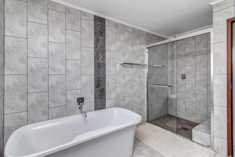 To Let 6 Bedroom Property for Rent in Chartwell Gauteng
