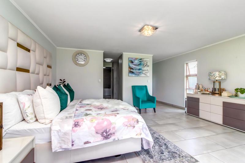 To Let 6 Bedroom Property for Rent in Chartwell Gauteng