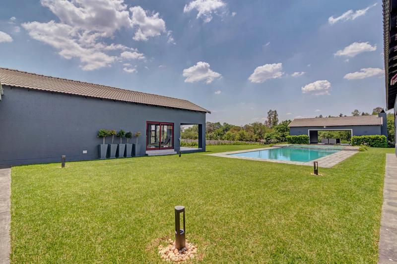 To Let 6 Bedroom Property for Rent in Chartwell Gauteng