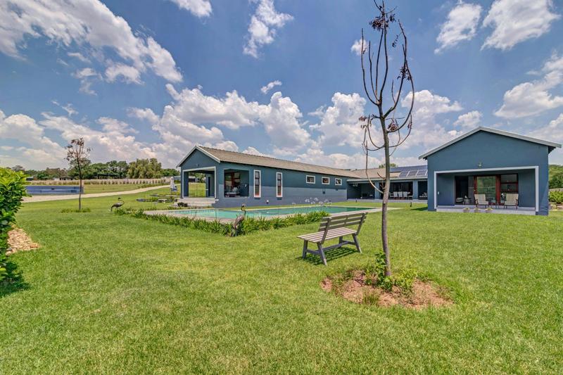 To Let 6 Bedroom Property for Rent in Chartwell Gauteng