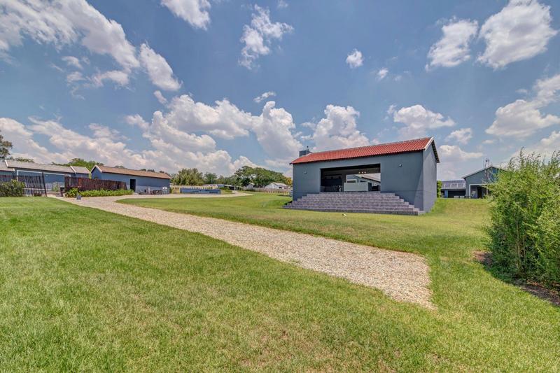 To Let 6 Bedroom Property for Rent in Chartwell Gauteng