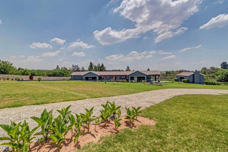 To Let 6 Bedroom Property for Rent in Chartwell Gauteng