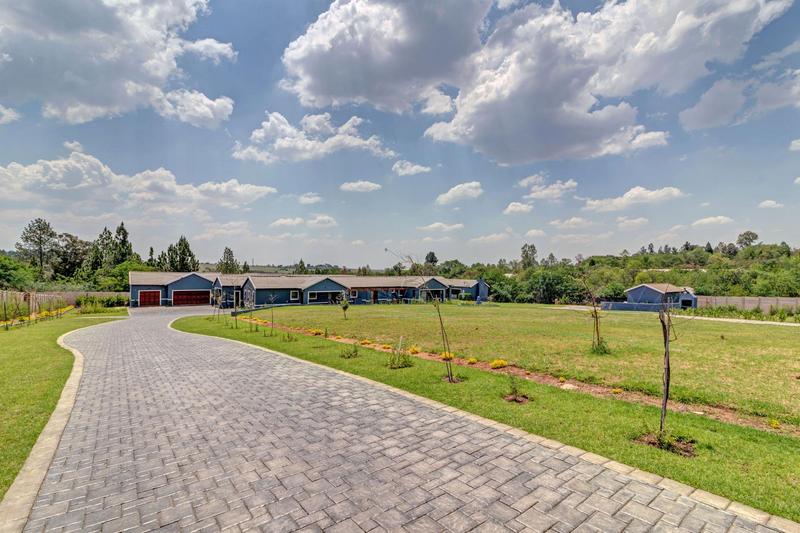 To Let 6 Bedroom Property for Rent in Chartwell Gauteng