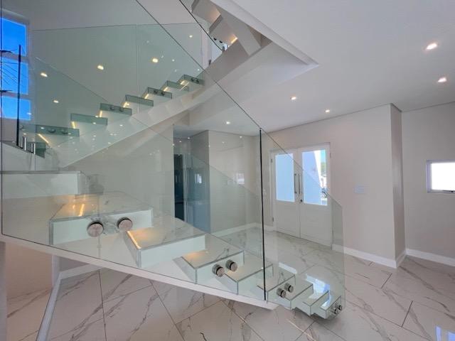 To Let 4 Bedroom Property for Rent in Bryanston Gauteng