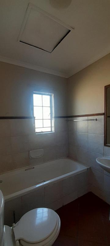 To Let 2 Bedroom Property for Rent in Die Hoewes Gauteng