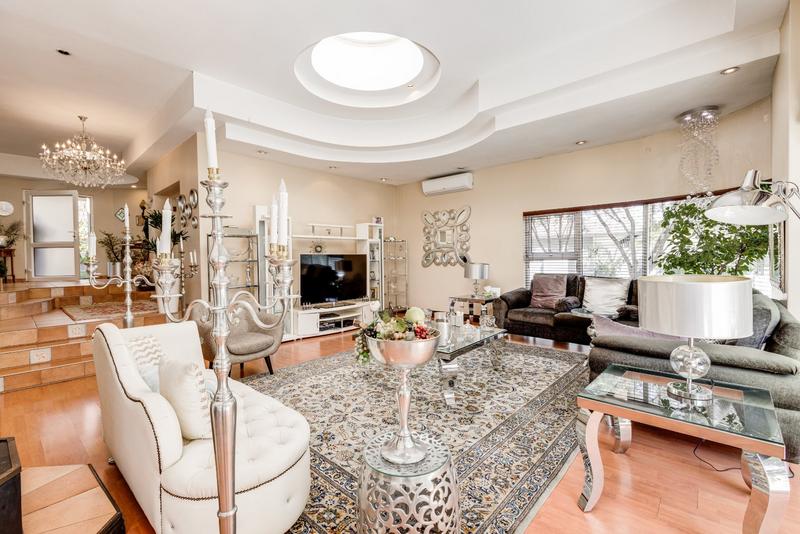 To Let 4 Bedroom Property for Rent in Dainfern Golf Estate Gauteng
