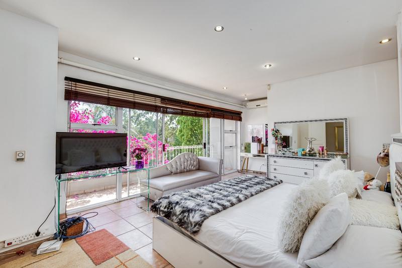 To Let 4 Bedroom Property for Rent in Dainfern Golf Estate Gauteng
