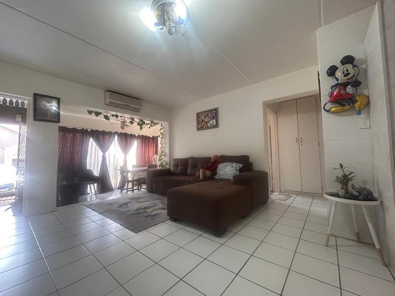 To Let 2 Bedroom Property for Rent in Vorna Valley Gauteng