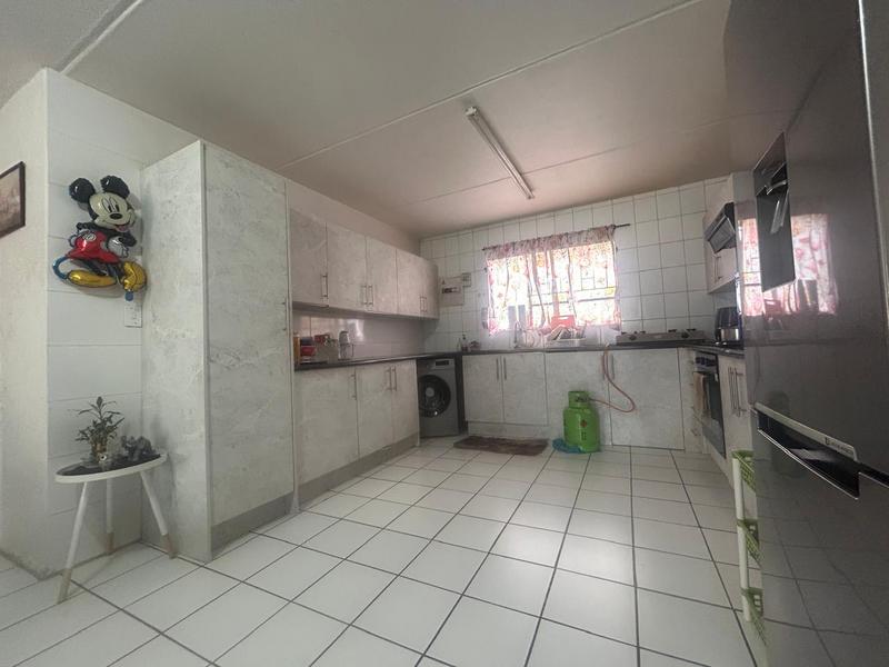 To Let 2 Bedroom Property for Rent in Vorna Valley Gauteng