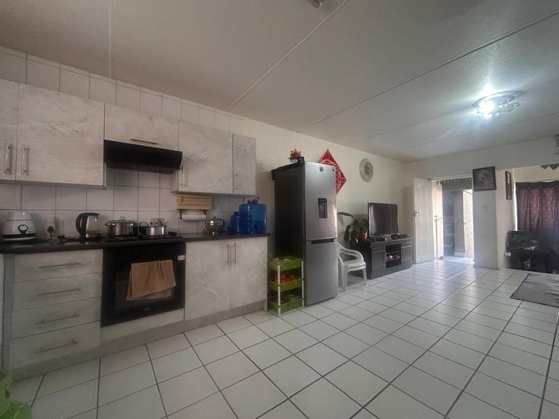 To Let 2 Bedroom Property for Rent in Vorna Valley Gauteng