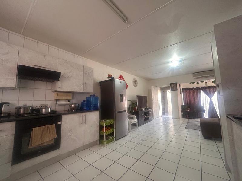 To Let 2 Bedroom Property for Rent in Vorna Valley Gauteng