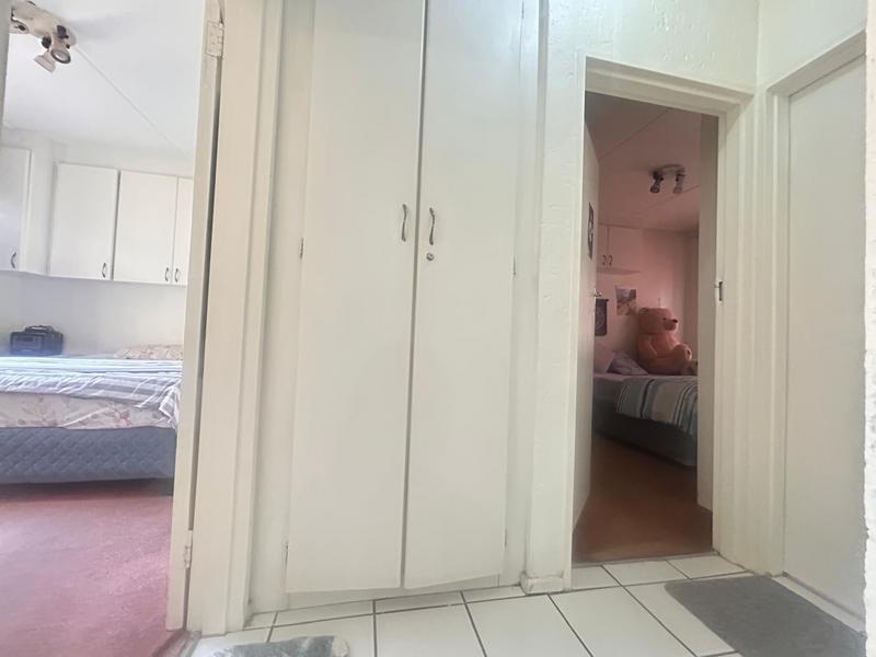 To Let 2 Bedroom Property for Rent in Vorna Valley Gauteng