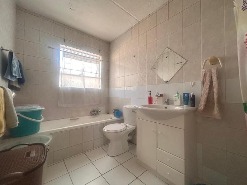 To Let 2 Bedroom Property for Rent in Vorna Valley Gauteng