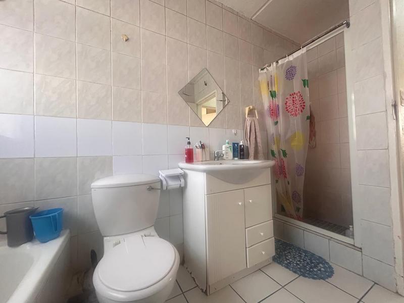 To Let 2 Bedroom Property for Rent in Vorna Valley Gauteng