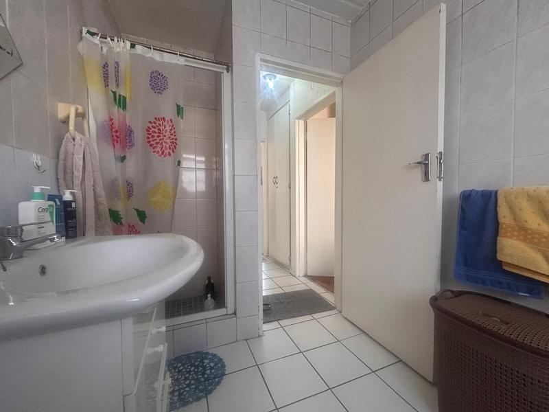 To Let 2 Bedroom Property for Rent in Vorna Valley Gauteng