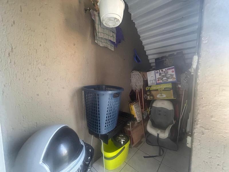 To Let 2 Bedroom Property for Rent in Vorna Valley Gauteng
