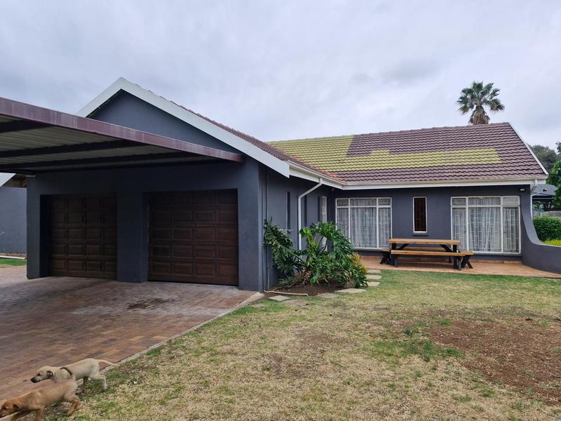 To Let 3 Bedroom Property for Rent in Glen Marais Gauteng
