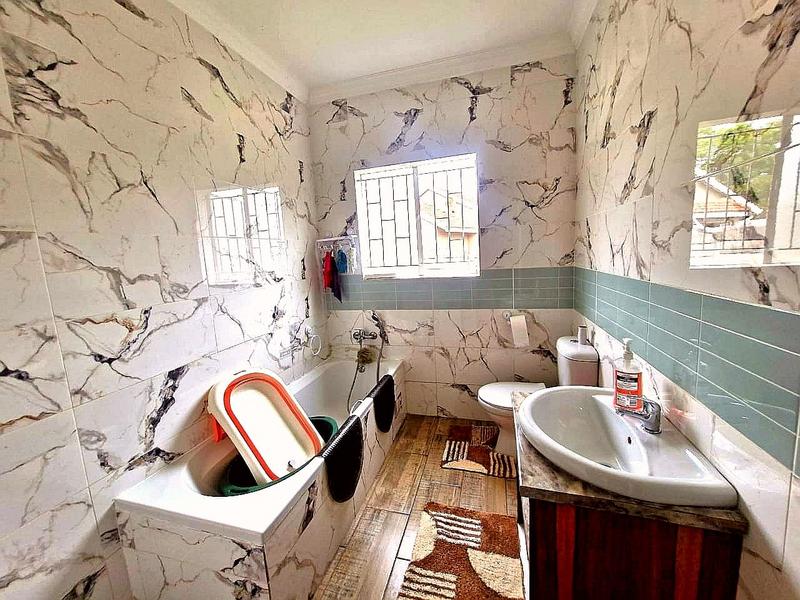 To Let 3 Bedroom Property for Rent in Glen Marais Gauteng