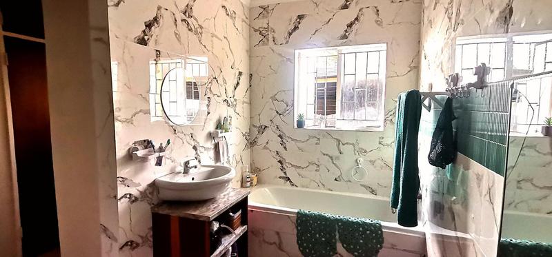 To Let 3 Bedroom Property for Rent in Glen Marais Gauteng