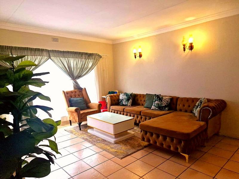 To Let 3 Bedroom Property for Rent in Glen Marais Gauteng