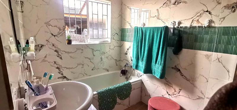 To Let 3 Bedroom Property for Rent in Glen Marais Gauteng