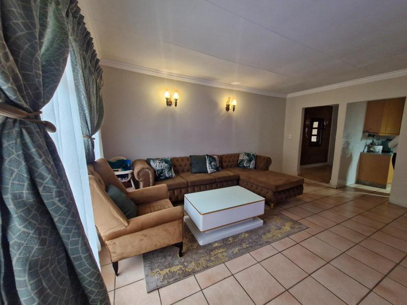 To Let 3 Bedroom Property for Rent in Glen Marais Gauteng