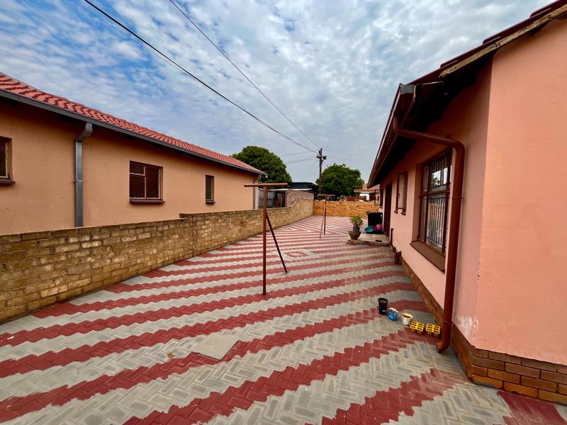 3 Bedroom Property for Sale in Soshanguve Gauteng