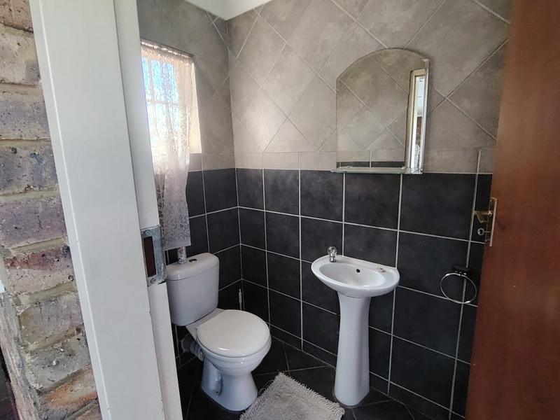 To Let 1 Bedroom Property for Rent in Wierda Park Gauteng