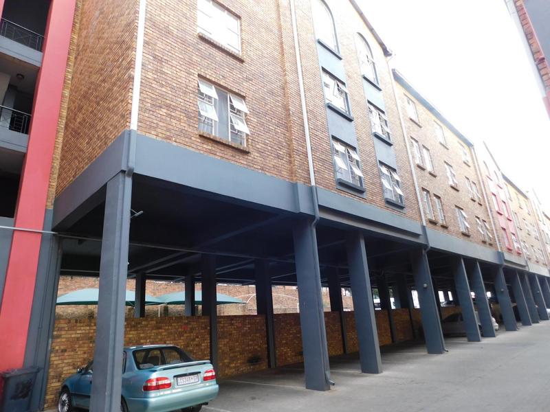 1 Bedroom Property for Sale in Grand Central Gauteng