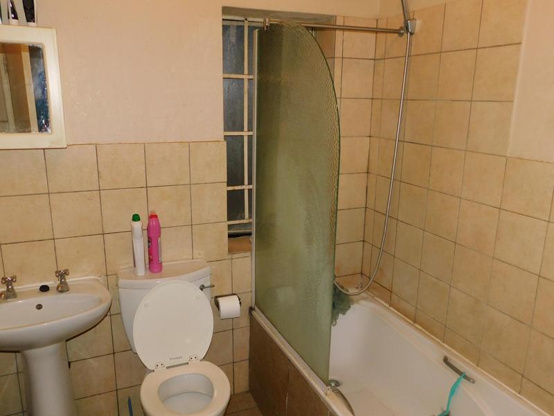 1 Bedroom Property for Sale in Grand Central Gauteng